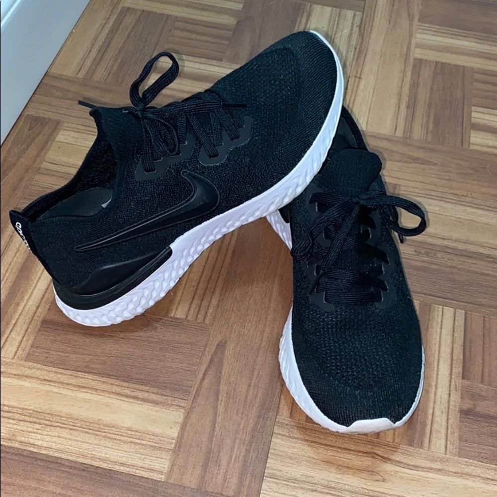 nike tennis shoes